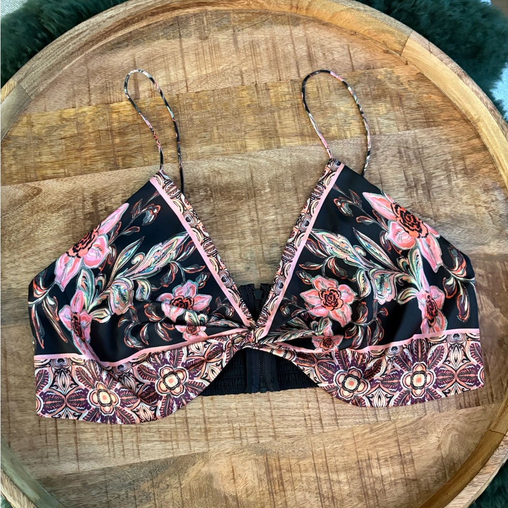 Alice + Olivia top